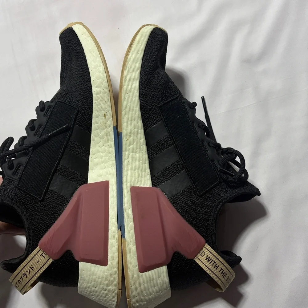 Adidas NMD R1 V2 Core Black 2022 Shoes size 7